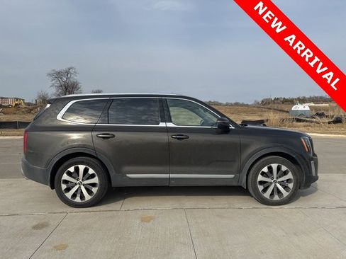Used 2021 Kia Telluride EX w/ EX Premium Package image 2