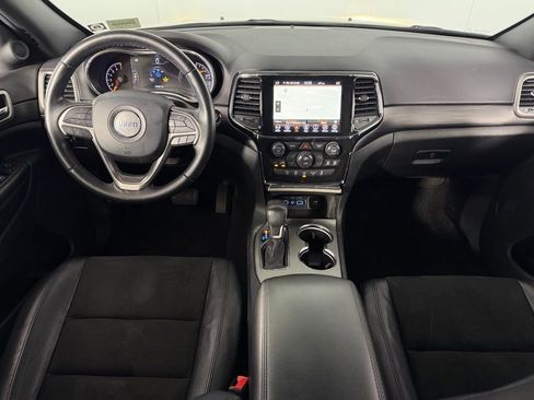 Used 2022 Jeep Grand Cherokee Laredo X image 13