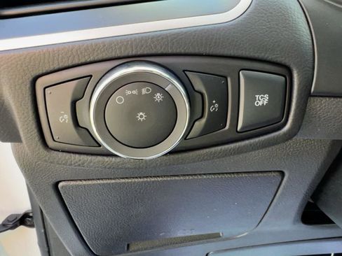 Used 2023 Ford Edge SEL image 19