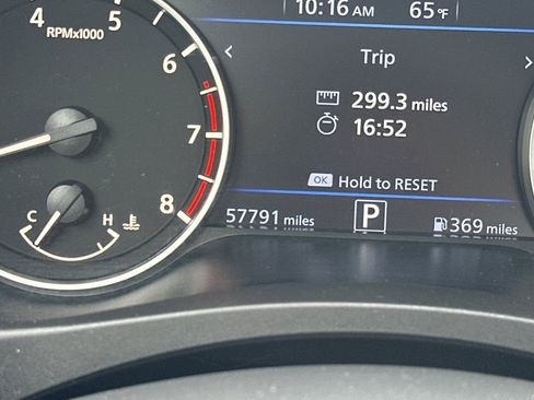 Used 2024 Nissan Altima 2.5 SV AWD/4WD image 28