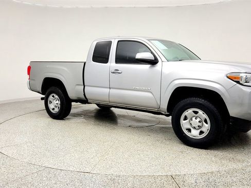 Used 2016 Toyota Tacoma SR5 image 3