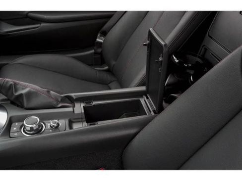 Used 2017 MAZDA MX-5 Miata RF Grand Touring w/ Appearance Package RWD image 17