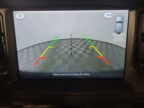 Used 2025 Ford Bronco Badlands image 9