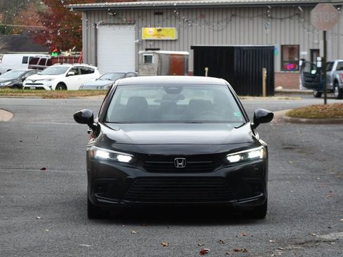 Used 2022 Honda Civic EX image 2