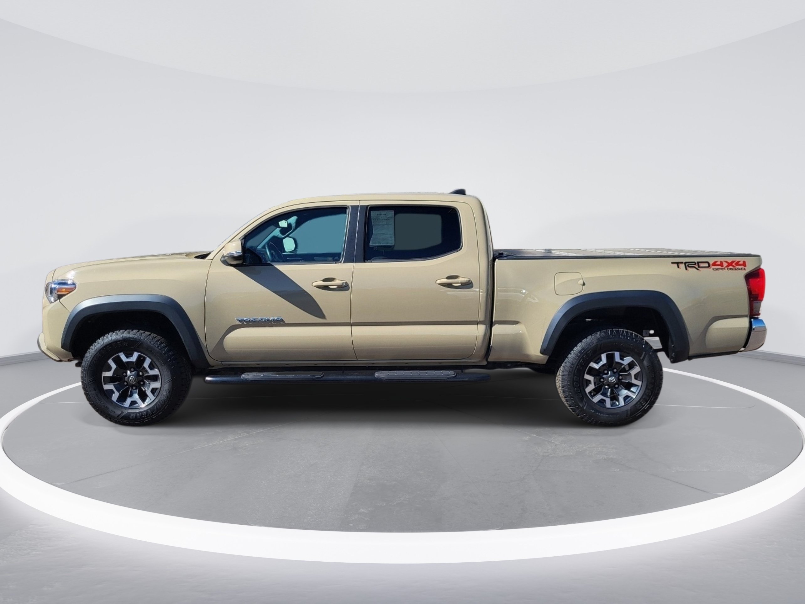 Used 2016 Toyota Tacoma TRD Off-Road w/ Towing Package AWD/4WD image 4