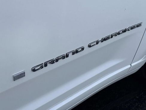 Used 2023 Jeep Grand Cherokee L Overland AWD/4WD image 38