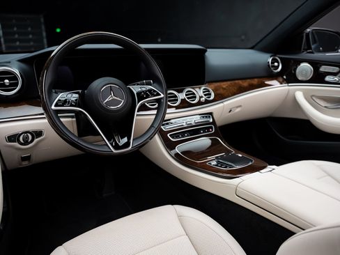 Used 2023 Mercedes-Benz E 350 Sedan image 2
