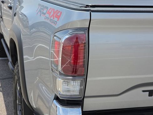 Certified 2023 Toyota Tacoma TRD Off-Road AWD/4WD image 12