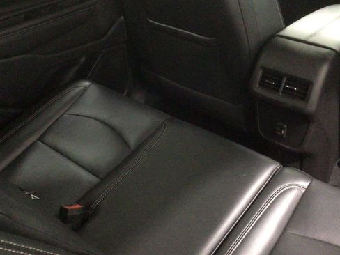 Used 2024 GMC Terrain SLT image 32