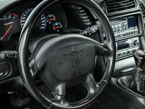 Used 2001 Chevrolet Corvette Z06 w/ Memory Pkg RWD image 17