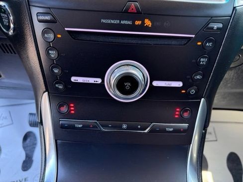 Used 2019 Ford Edge Titanium FWD image 4