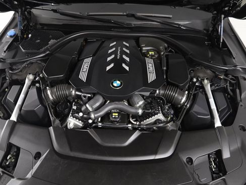 Used 2022 BMW 750i xDrive w/ Luxury Rear Seating Package image 71