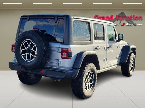 Used 2024 Jeep Wrangler Unlimited Rubicon image 4