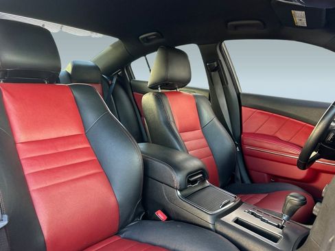 Used 2012 Dodge Charger R/T image 29
