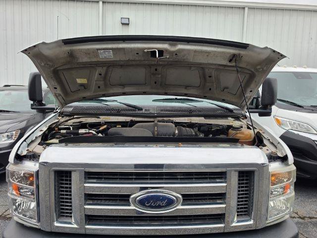 Used 2011 Ford E-450 and Econoline 450 Super Duty RWD image 24
