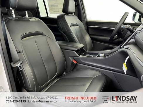 New 2025 Jeep Grand Cherokee Limited w/ Black Appearance Package image 12