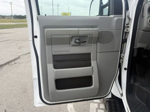 Used 2013 Ford E-350 and Econoline 350 Super Duty Wagon w/ Shuttle Bus Prep Pkg image 23