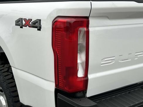 New 2026 Ford F250 XL w/ XL Off-Road Package image 12