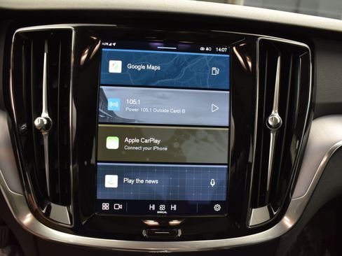 Used 2024 Volvo S60 B5 Core image 17