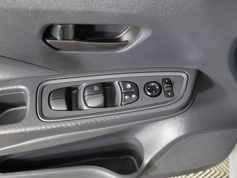 Used 2025 Nissan Versa S FWD image 29