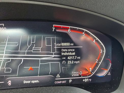 Used 2020 BMW 530i xDrive w/ Premium Package AWD/4WD image 3