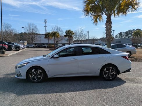 Certified 2023 Hyundai Elantra Limited image 4