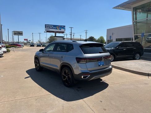 Used 2025 Volkswagen Taos SEL w/ Black Wheel Plus Package image 7