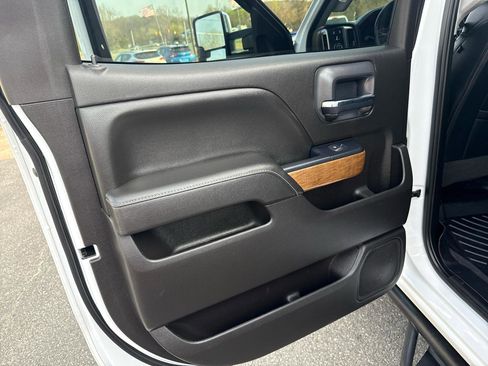 Used 2019 Chevrolet Silverado 2500 LTZ w/ Duramax Plus Package AWD/4WD image 17
