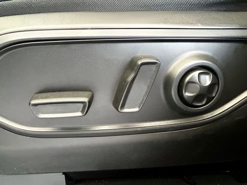 Used 2024 Jeep Grand Cherokee L Limited w/ Luxury Tech Group II image 27