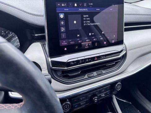 Used 2022 Jeep Compass Limited image 21