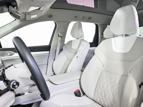 Used 2025 Volvo EX90 Ultra image 7