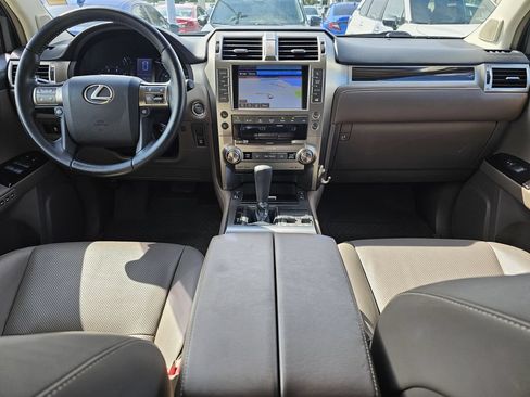 Used 2017 Lexus GX 460 w/ Navigation Package AWD/4WD image 10