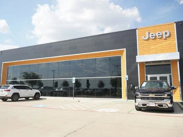 Certified 2024 Jeep Grand Cherokee Laredo RWD image 32