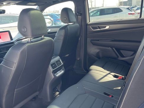 Certified 2025 Volkswagen Atlas Cross Sport SEL R-Line image 5