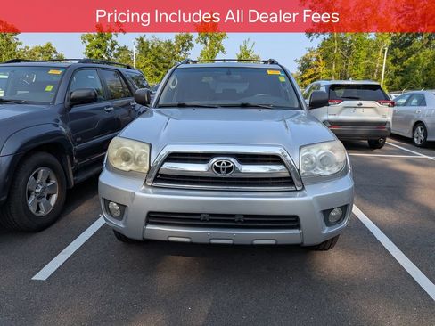 Used 2008 Toyota 4Runner SR5 RWD image 2