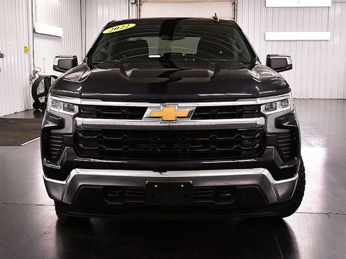 Used 2022 Chevrolet Silverado 1500 LT AWD/4WD image 2