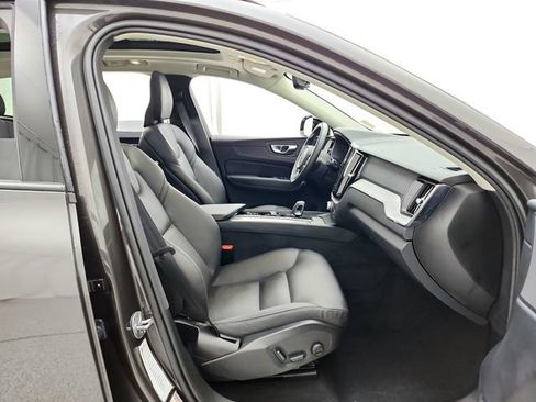 Certified 2025 Volvo XC60 B5 Plus w/ Climate Package AWD/4WD image 14