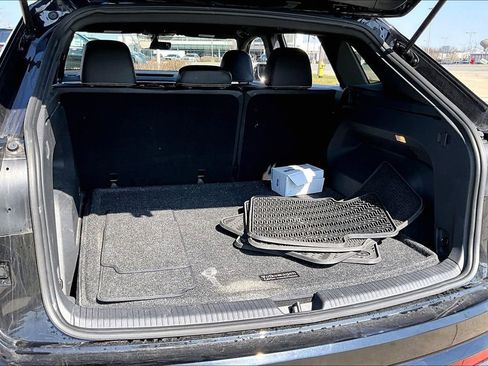 Used 2022 Volkswagen Atlas Cross Sport SE image 32