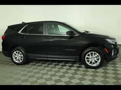 Used 2022 Chevrolet Equinox LT image 11