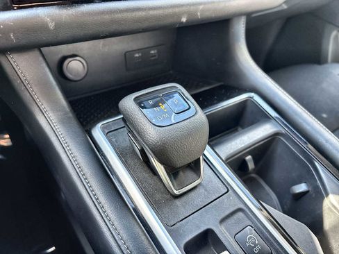 Used 2022 Nissan Pathfinder SV image 23