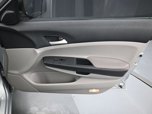 Used 2012 Honda Accord LX image 32