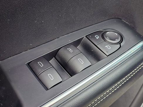 Certified 2025 GMC Acadia Elevation image 10