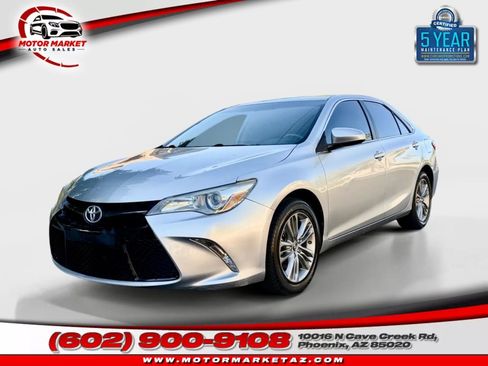 Used 2017 Toyota Camry SE image 1