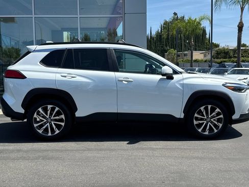 Certified 2022 Toyota Corolla Cross XLE w/ Convenience Package AWD/4WD image 4