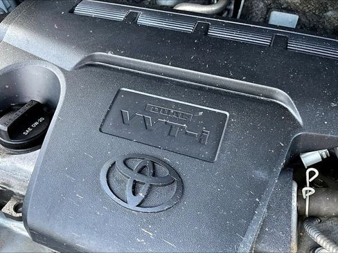 Used 2018 Toyota RAV4 Limited FWD image 33