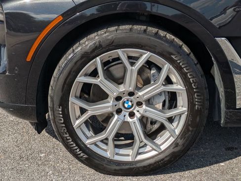Used 2024 BMW X7 xDrive40i w/ Premium Package image 12