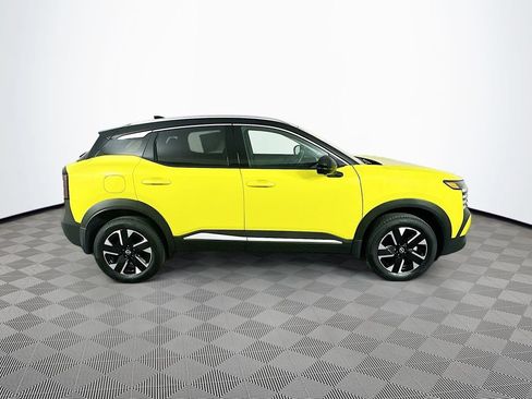 Certified 2025 Nissan Kicks SR FWD image 12