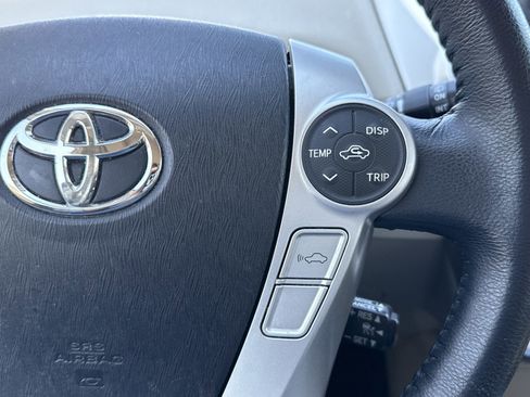 Used 2013 Toyota Prius V Five image 20