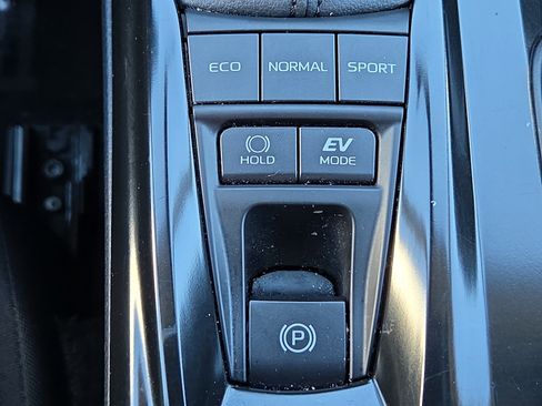 Used 2025 Toyota Camry Hybrid image 17