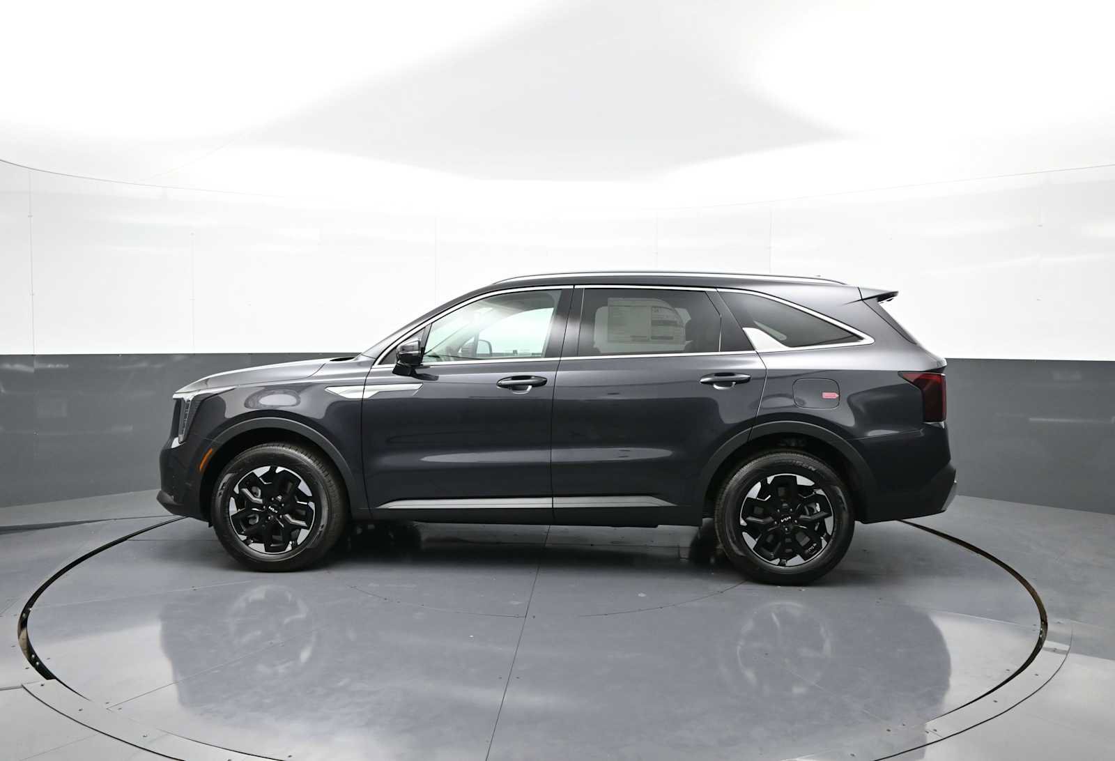Used 2025 Kia Sorento S AWD/4WD image 9